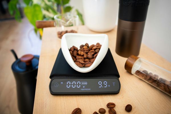 What are the best types of digital scales for precise ingredient measurements to support a slimming diet?